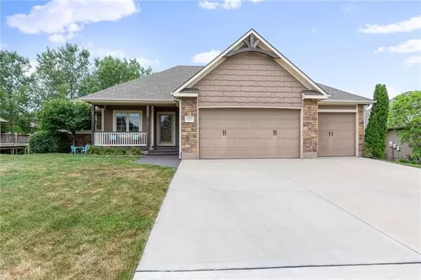 1204 Burr Oak, Grain Valley, MO 64029