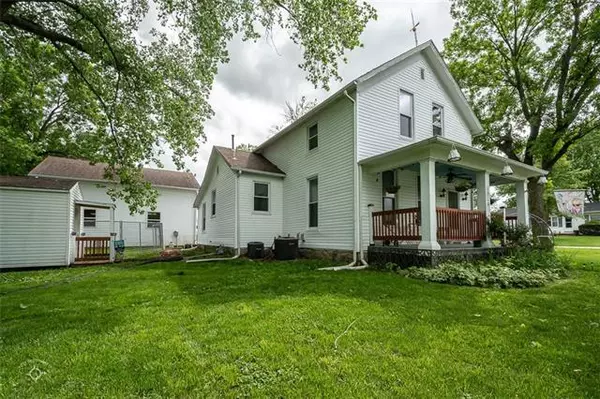 1519 College, Baldwin City, KS 66006