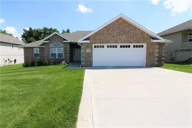 Warrensburg, MO 64093,452 Ash CT