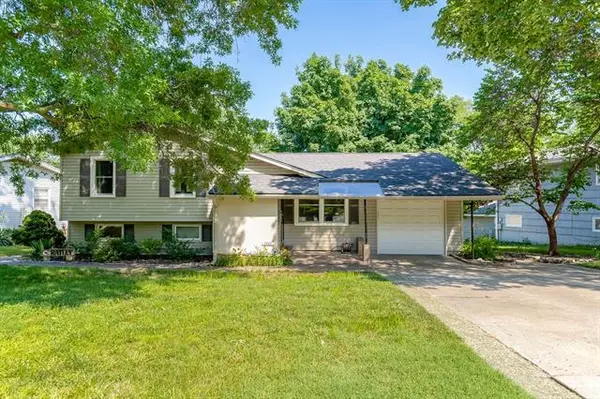 7401 Stearns, Shawnee, KS 66203