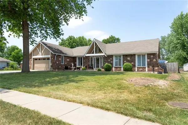 3513 Applewood, Blue Springs, MO 64015