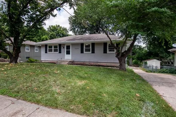 15204 48th, Kansas City, MO 64136