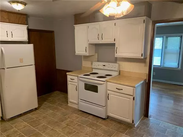 Grandview, MO 64030,13500 Applewood