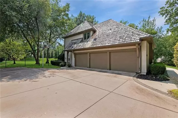 Leawood, KS 66211,2641 118TH