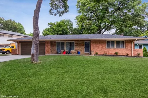 Roeland Park, KS 66205,5239 Howe