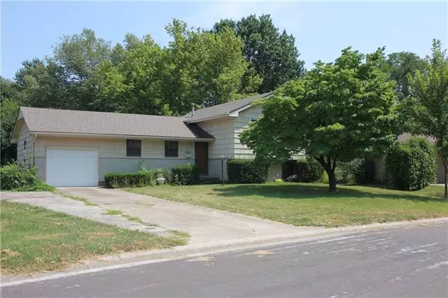 8105 Arlington, Raytown, MO 64138