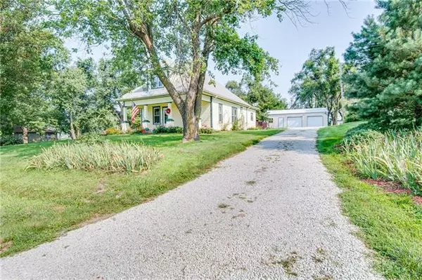 Faucett, MO 64448,1113 Grand DD