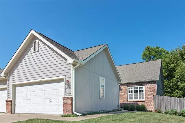 Lawrence, KS 66049,809 Field Stone DR