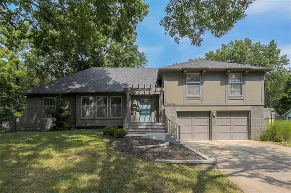 6408 W 101st PL, Overland Park, KS 66212