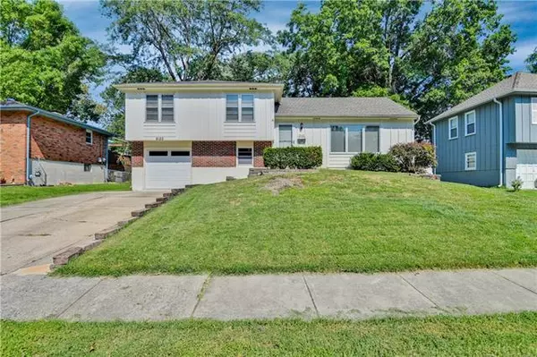 8122 134th, Grandview, MO 64030