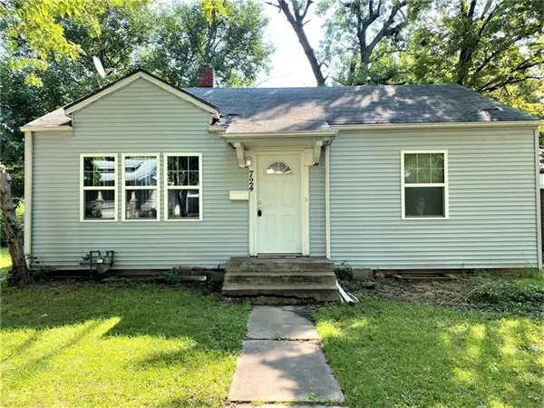 724 Lindenwood, Topeka, KS 66606