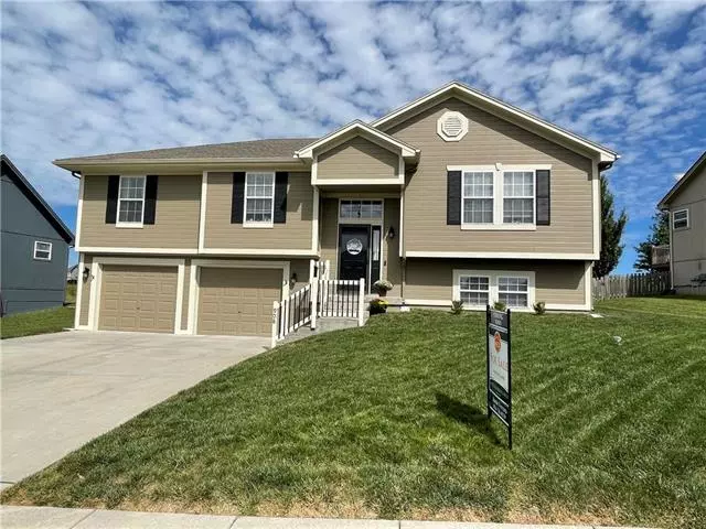 Kearney, MO 64060,908 8th