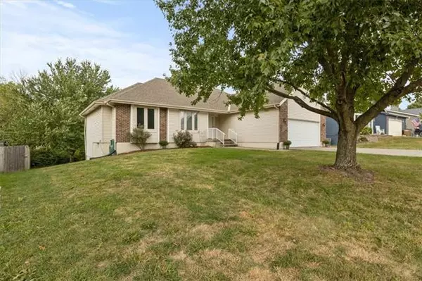 614 Meadow, Raymore, MO 64083