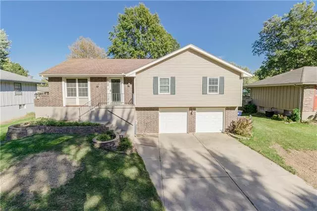 2812 6th, Blue Springs, MO 64014