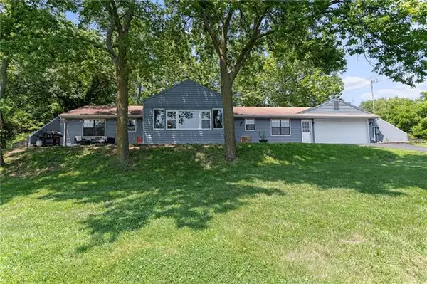 18357 228th, Tonganoxie, KS 66086