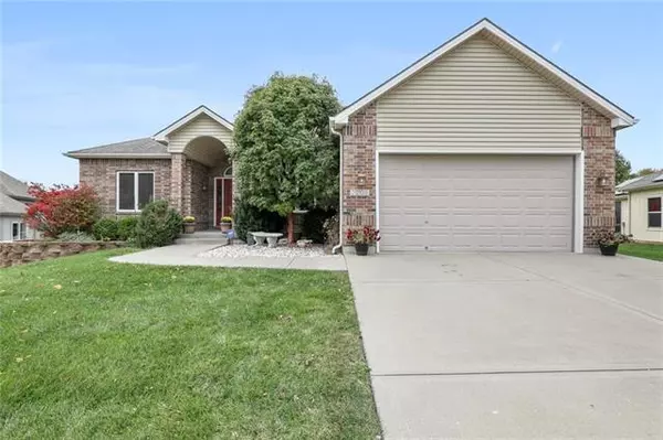 2205 Colonnade, Blue Springs, MO 64029