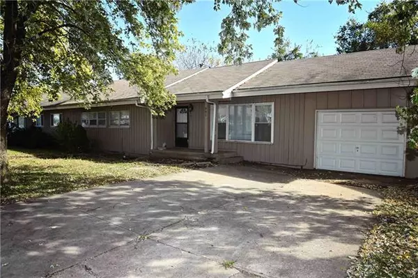 801 Cimmarron TRL, Belton, MO 64012