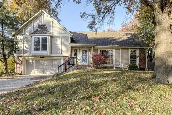 13208 77th, Lenexa, KS 66216