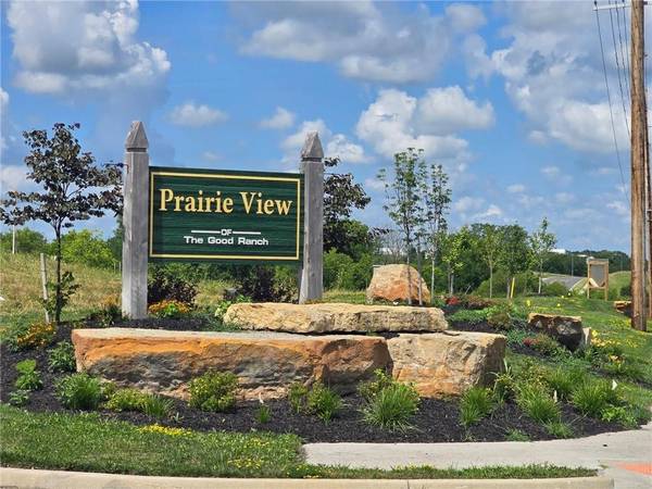 1301 Larkspur PL, Raymore, MO 64083