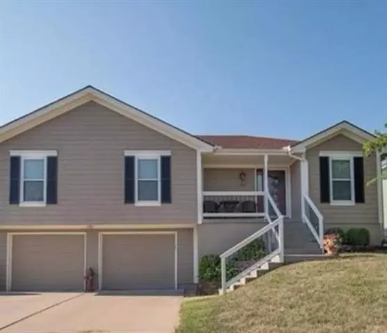 1493 Foxboro, Blue Springs, MO 64015