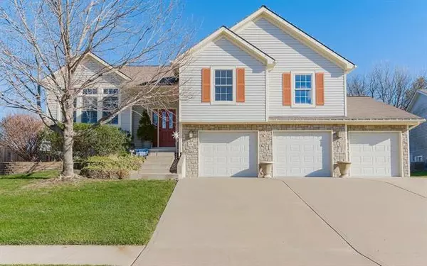 544 Creekside, Lansing, KS 66043