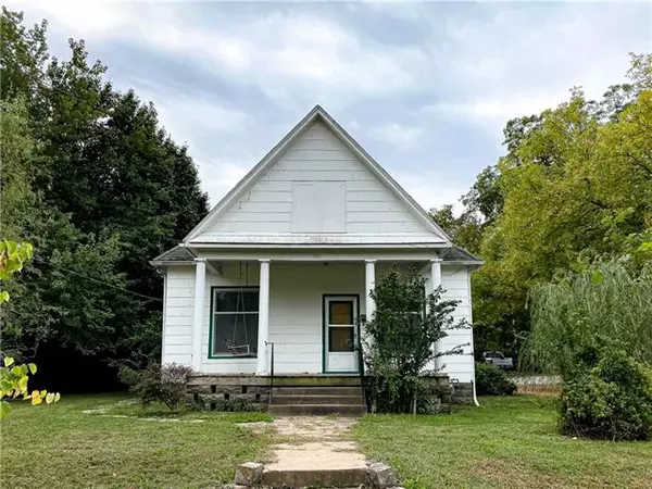 721 W Walnut ST, Nevada, MO 64772