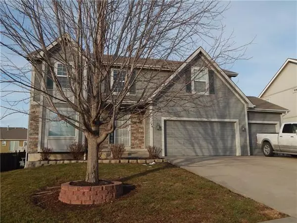 744 Glenview, Leavenworth, KS 66048