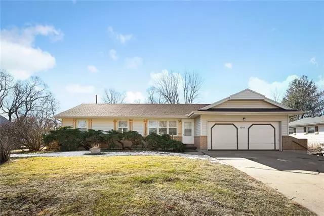 1212 Country Club, Pleasant Hill, MO 64080