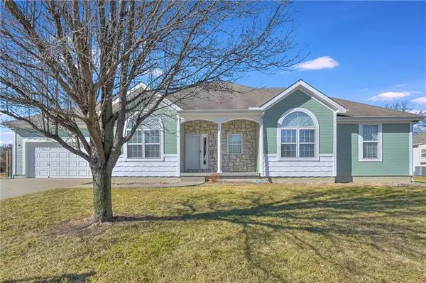 400 Horseplay, Oak Grove, MO 64075