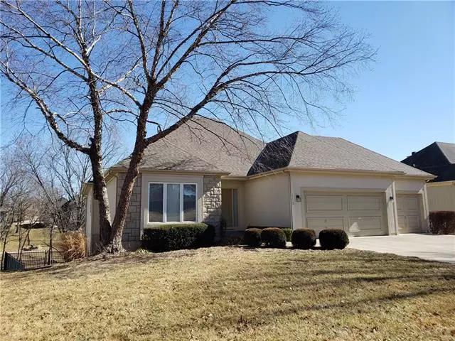 Louisburg, KS 66053,113 Shoreline DR