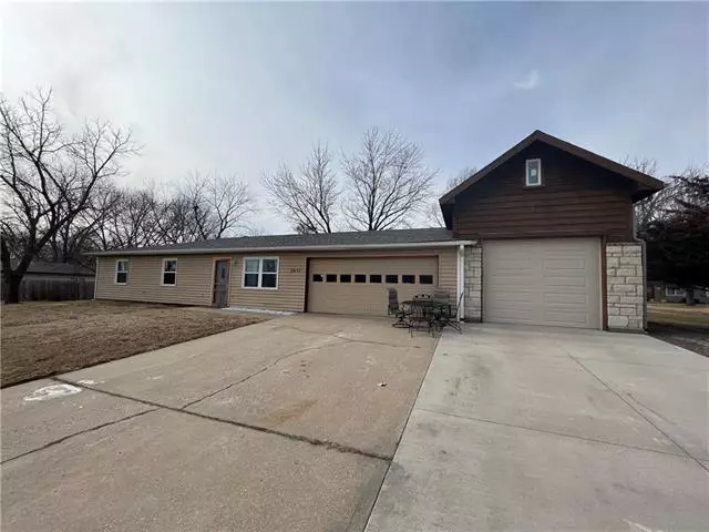 Lawrence, KS 66046,2637 Rawhide LN