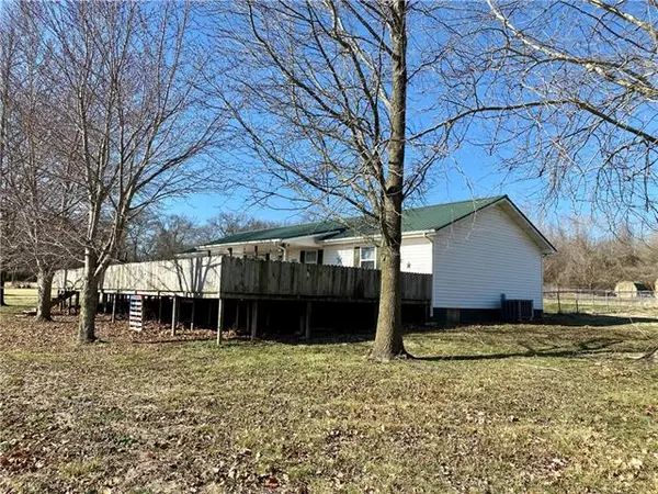 14965 E Stokes RD, Nevada, MO 64772