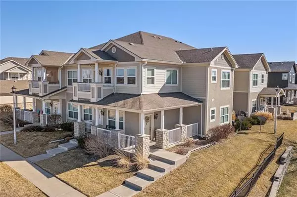 11711 S Roundtree ST #201, Olathe, KS 66061