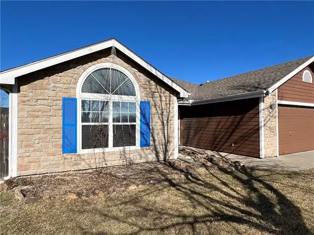 926 Jasara CIR, Baldwin City, KS 66006