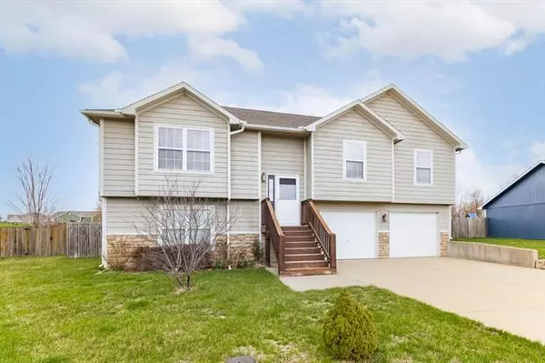 Tonganoxie, KS 66086,2707 E Hickory CT