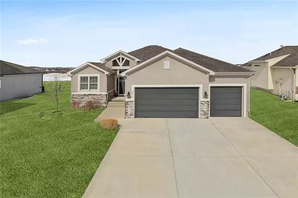 1214 Buckingham CT, Raymore, MO 64083