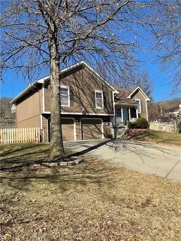 Leavenworth, KS 66048,2411 S 22nd TER