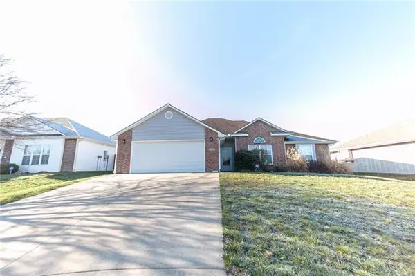 732 Iron Horse DR, Warrensburg, MO 64093