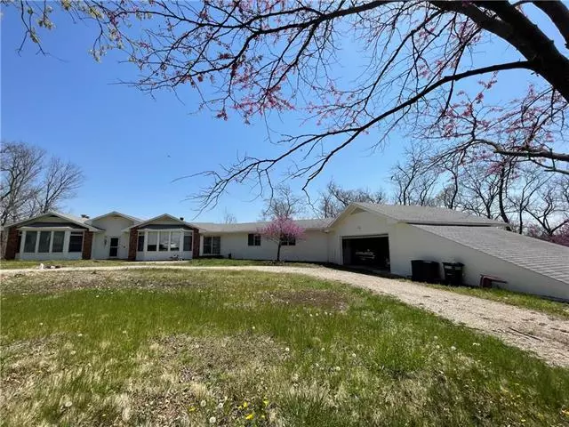 Lawrence, KS 66047,627 N 750 RD