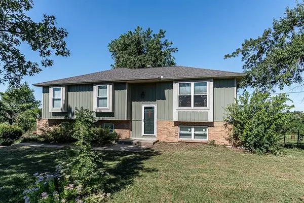 20212 Golden RD, Linwood, KS 66052