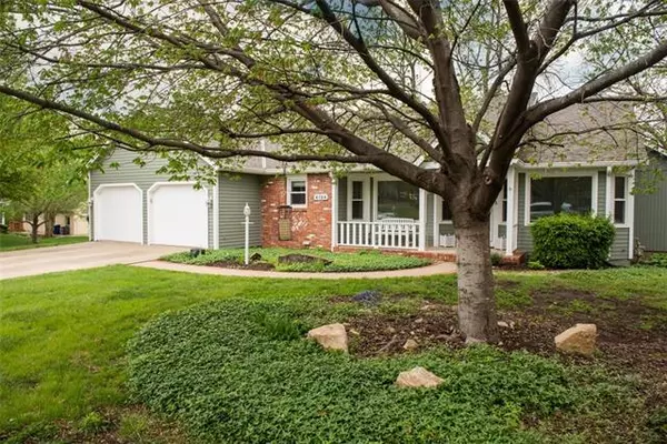 4724 Broadway CT, Lawrence, KS 66049