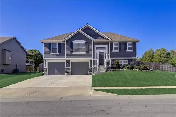 1602 Sycamore RDG, Kearney, MO 64060