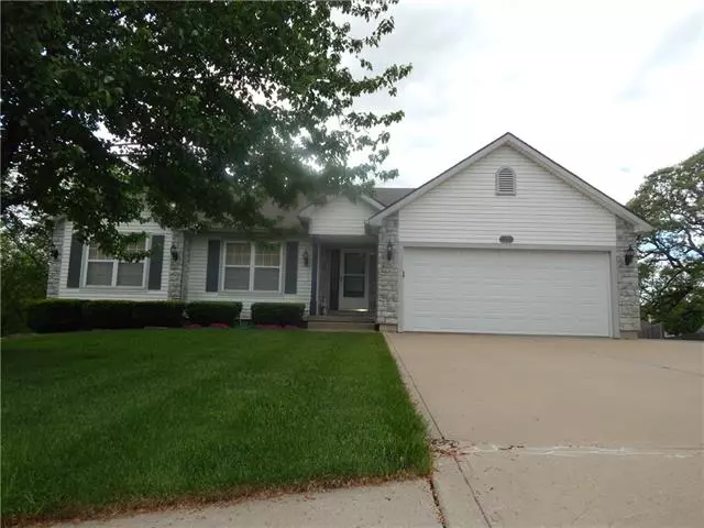 Lansing, KS 66043,904 Hillcrest LN