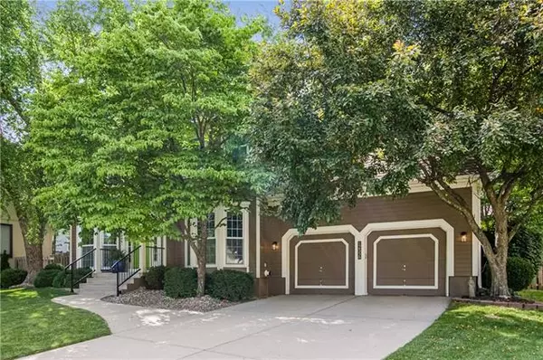 Overland Park, KS 66213,12556 Grandview ST