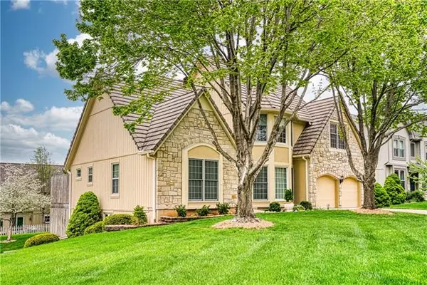 Leawood, KS 66224,13841 Pembroke DR