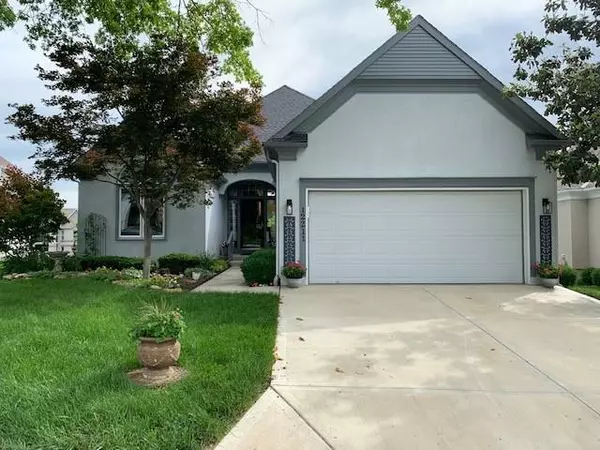 12211 Ash ST, Overland Park, KS 66209