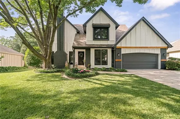 Overland Park, KS 66210,9216 W 112 ST