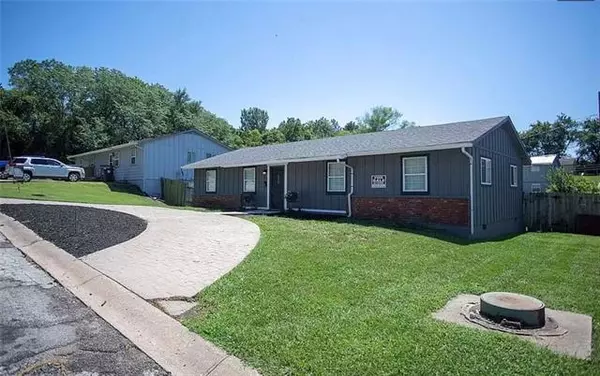 Belton, MO 64012,305 Grand ST