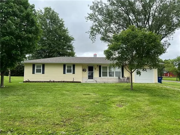 406 S Westview RD, Mclouth, KS 66054