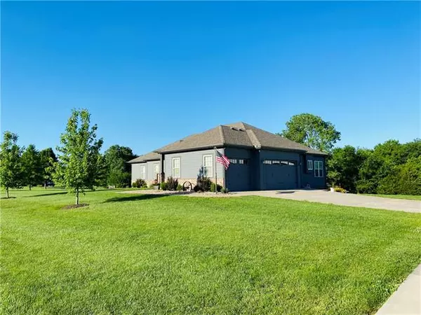 Louisburg, KS 66053,27719 Saddle Ridge DR